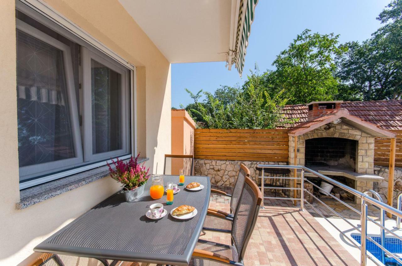 Dalmatian Village Charm - Spacious Villa With Pool Near Trogir Primorski Dolac ภายนอก รูปภาพ