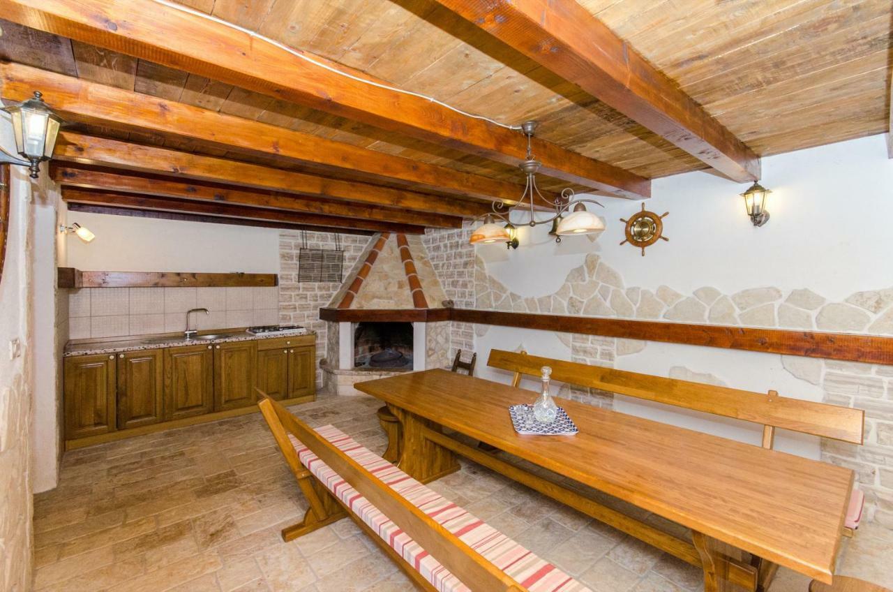 Dalmatian Village Charm - Spacious Villa With Pool Near Trogir Primorski Dolac ภายนอก รูปภาพ